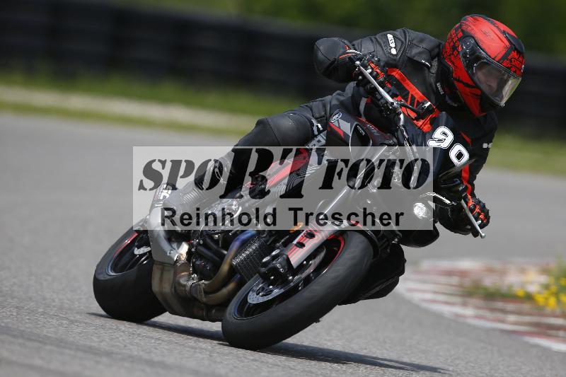 /Archiv-2024/29 12.06.2024 MOTO.CH Track Day ADR/Gruppe blau/90